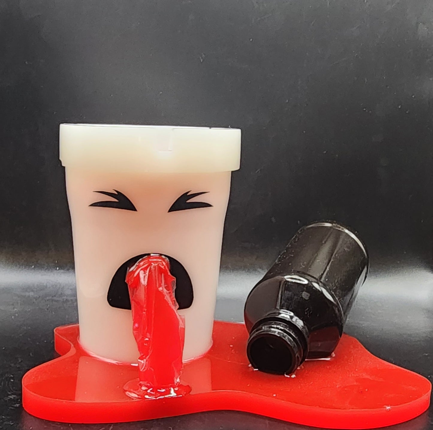 Leaner ashtray