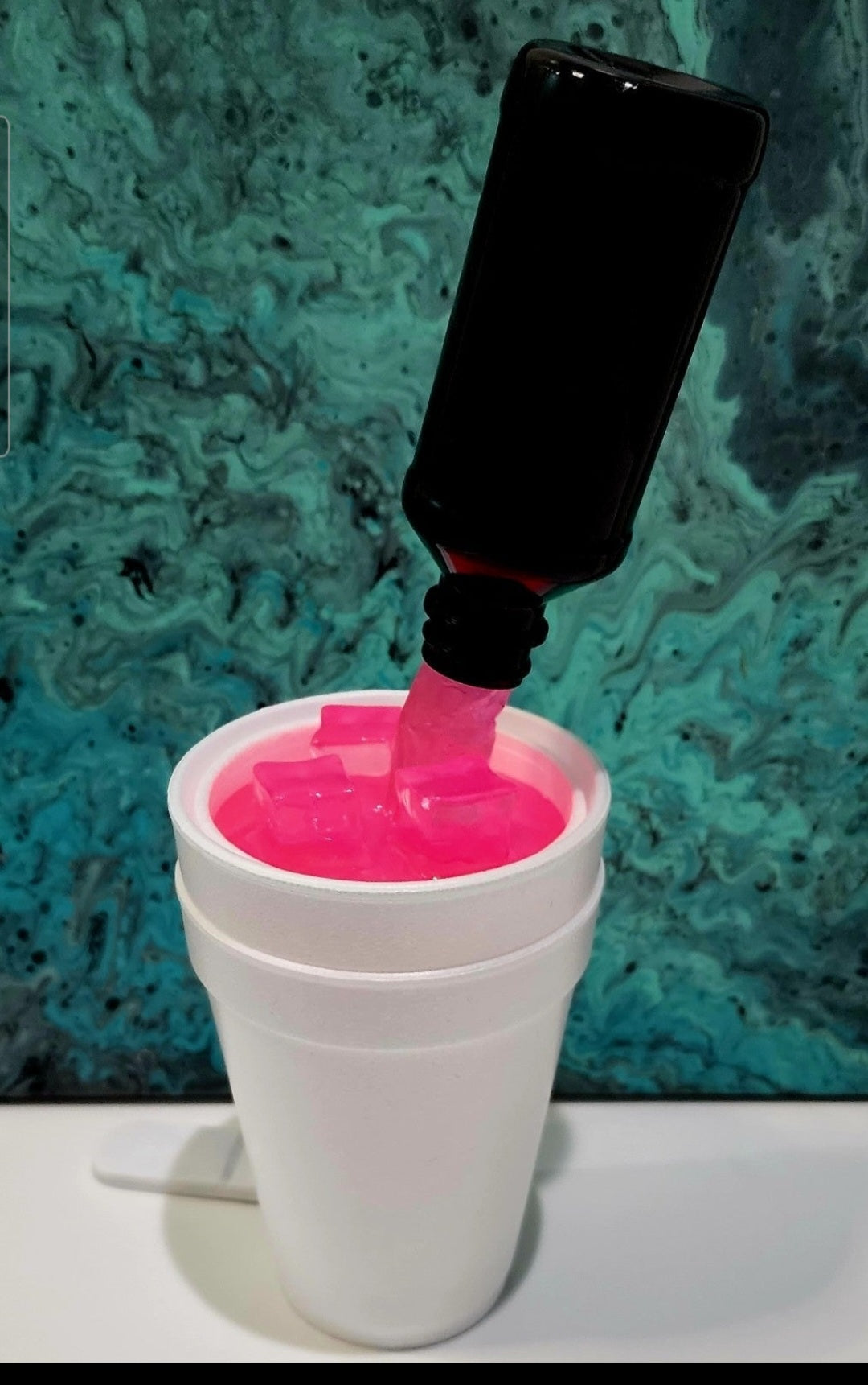 Lean pour display